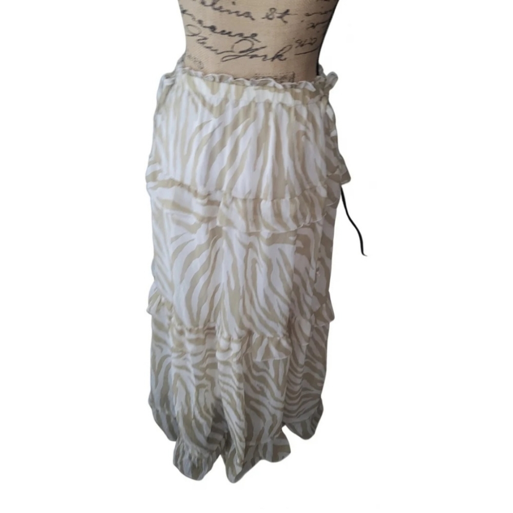 💫 Vince Camuto off-white zebra layered hem  print skirt